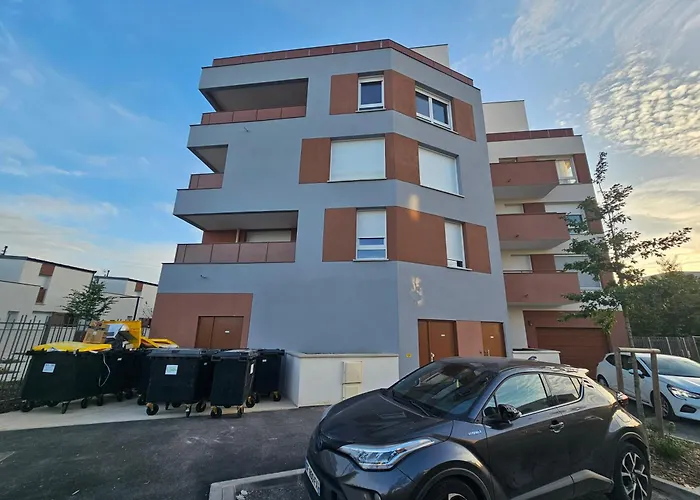 Grand Appartement 2 Pieces En Residence
