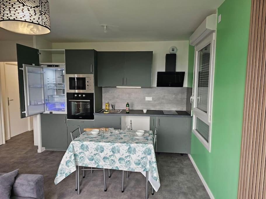 Grand 2 Pieces En Apartment Jouy-le-Moutier