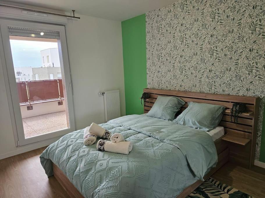 Grand 2 Pieces En * Jouy-le-Moutier