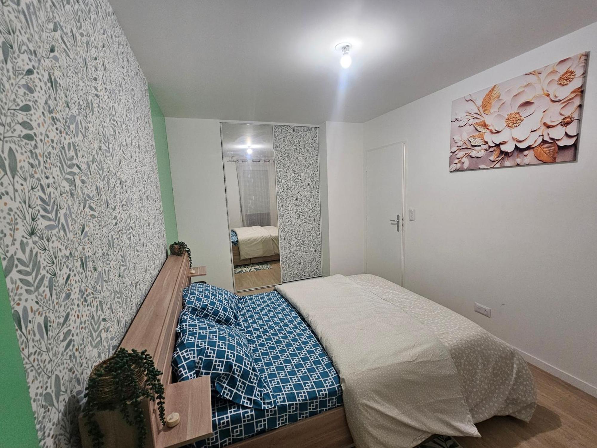 Grand 2 Pieces En Apartment Jouy-le-Moutier