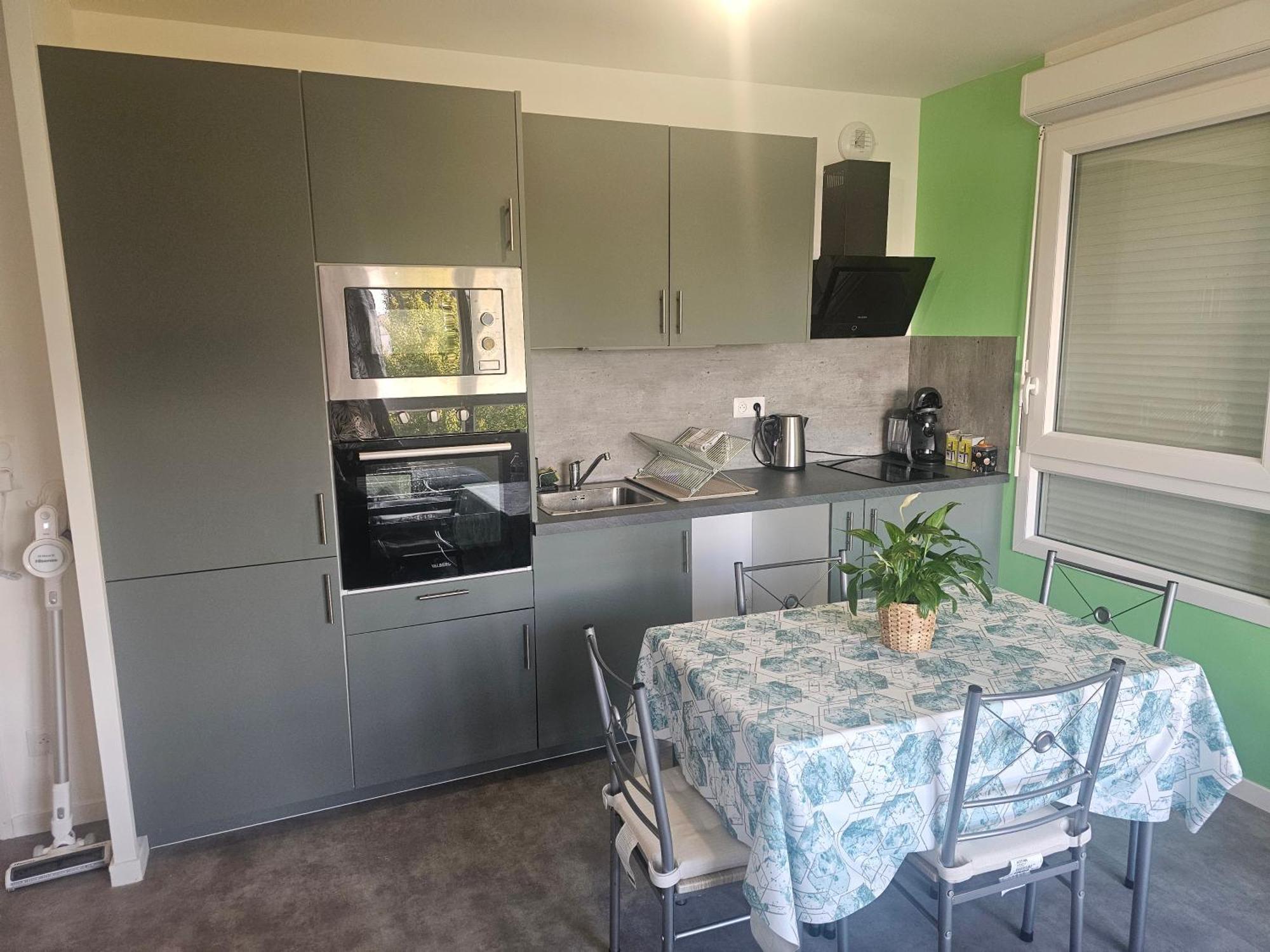 Grand 2 Pieces En Jouy-le-Moutier